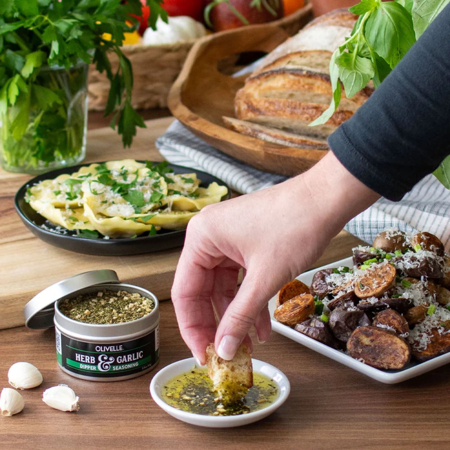 Herb & Garlic Dipper and Seasoning - Instant Italian Flavor in a Tin