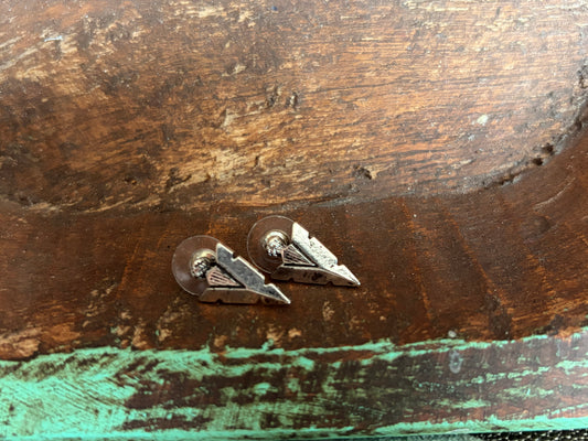 silver arrow head stud