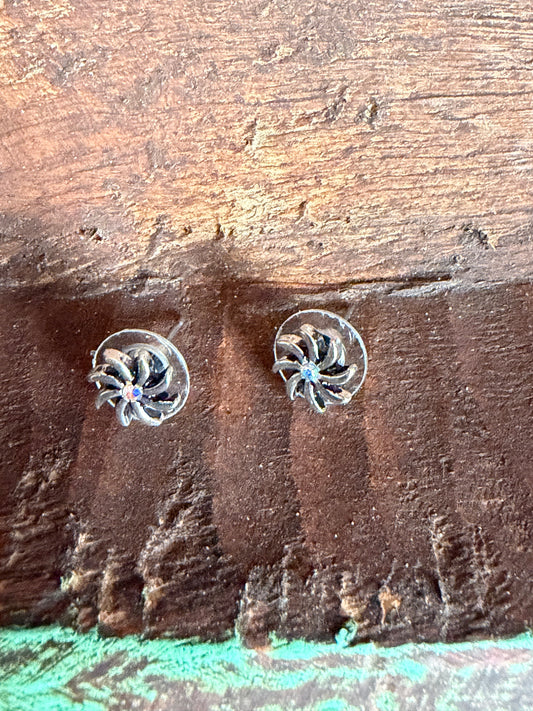 swirl stud