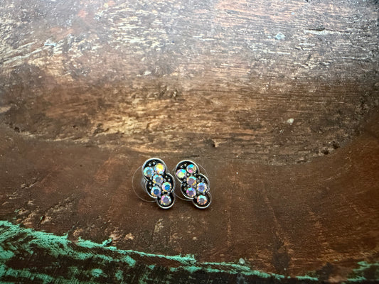 iridescent stud